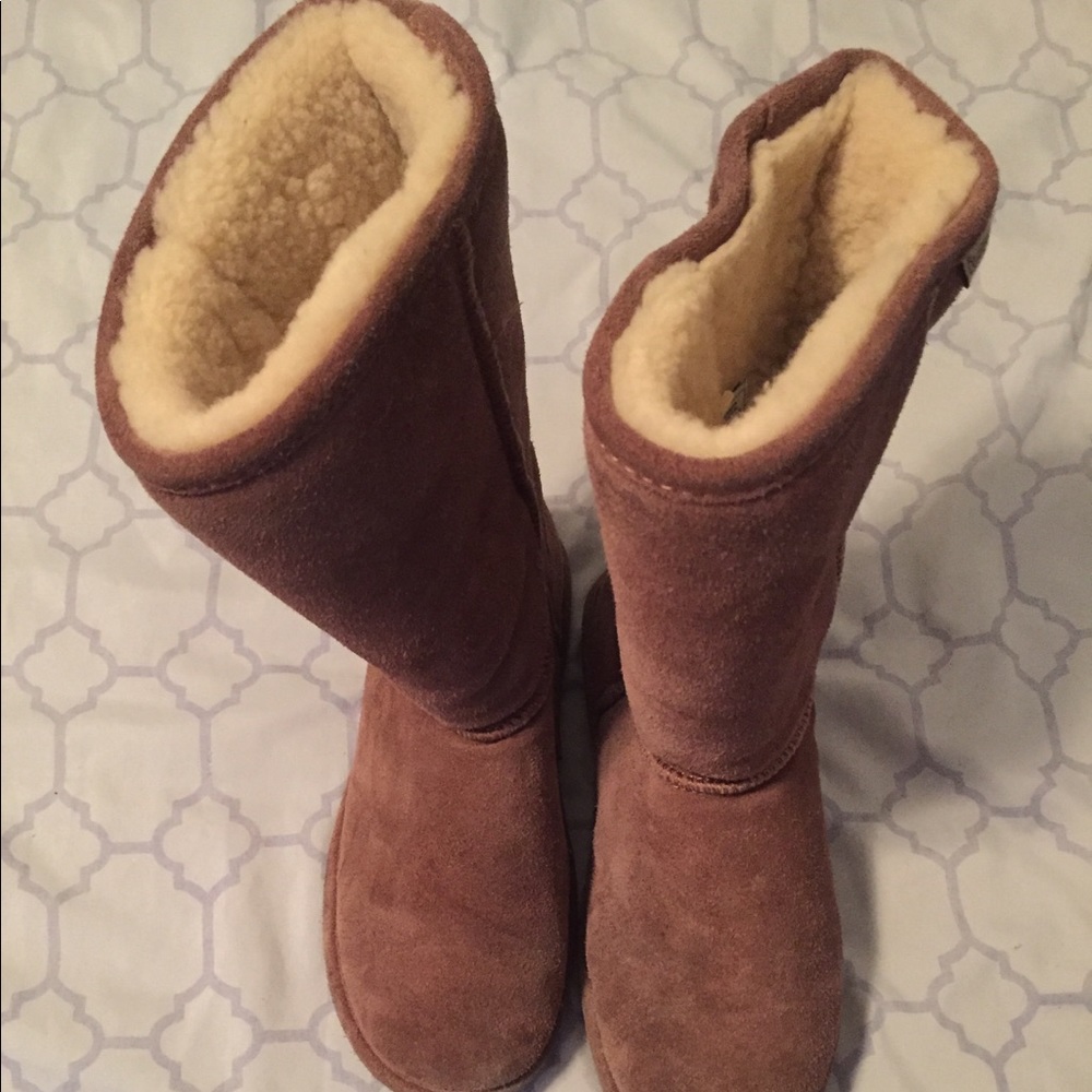Bearpaw boots size 6